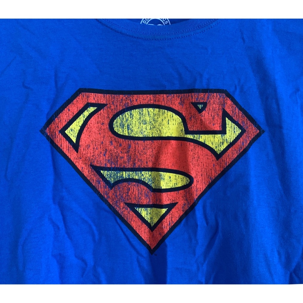 🚫SOLD🚫Superman T-shirt - Picture 4 of 5